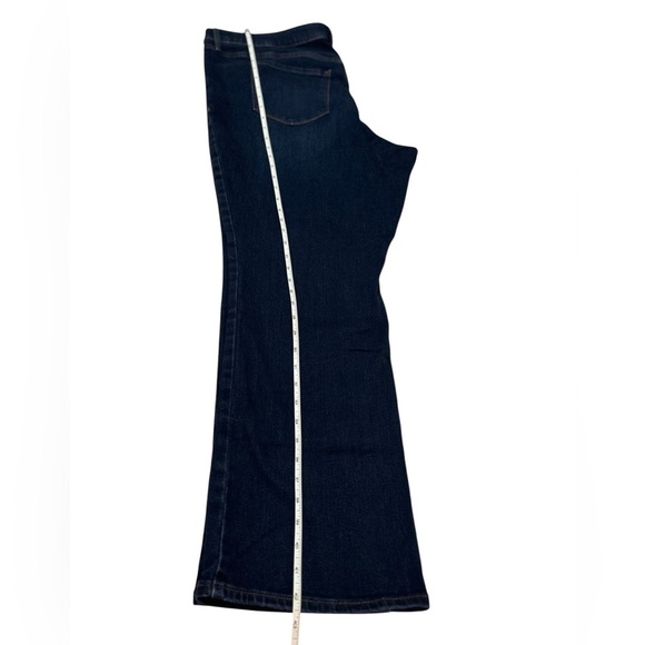 Old Navy Mid-Rise Kicker Boot-Cut Jeans Size 22 - Picture 2 of 7